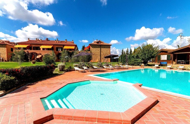 MUGHETTO, 2 bedrooms apartment with swimming pool