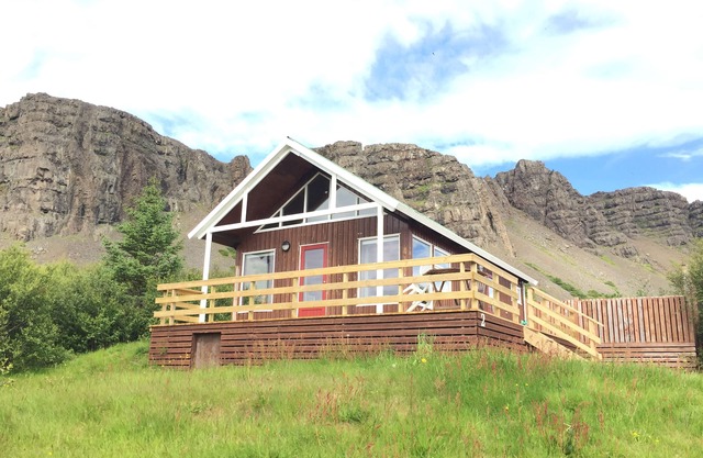 Múlakot 2 -Cabina en una hermosa ubicación con impresionantes vistas desde el porche