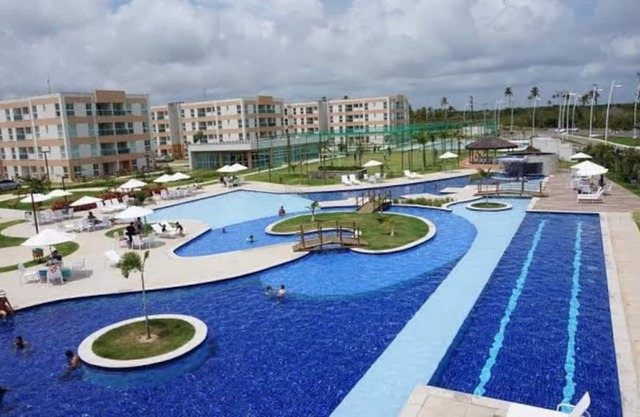 High Wall Condominium Club