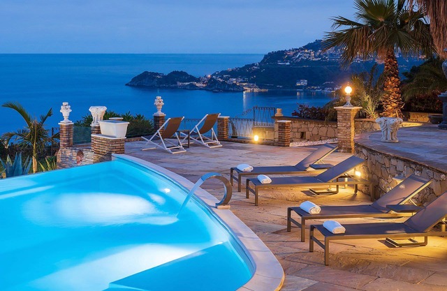 My Rental Homes - Villa Bolero with sea view, infinity pool and Jacuzzi