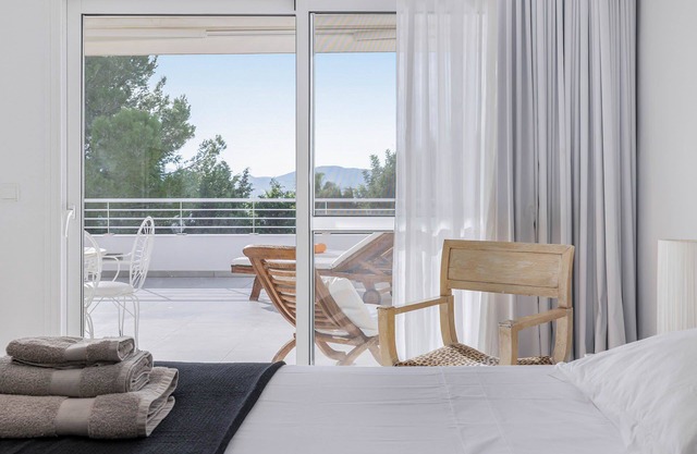 My Rental Homes - Villa Relaja with private pool and lounge area with sea view