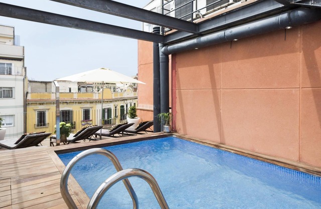 My Space Barcelona Loft en el Arco del Triunfo con terraza y piscina
