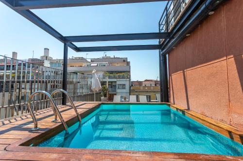 My Space Emirates - Fully equipped apartments near the Beach with shared pool