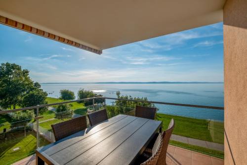 MyFlat Full Panorama Apartment