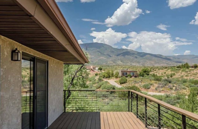 Private Escape w/ Amazing Views, Patio & BBQ Grill
