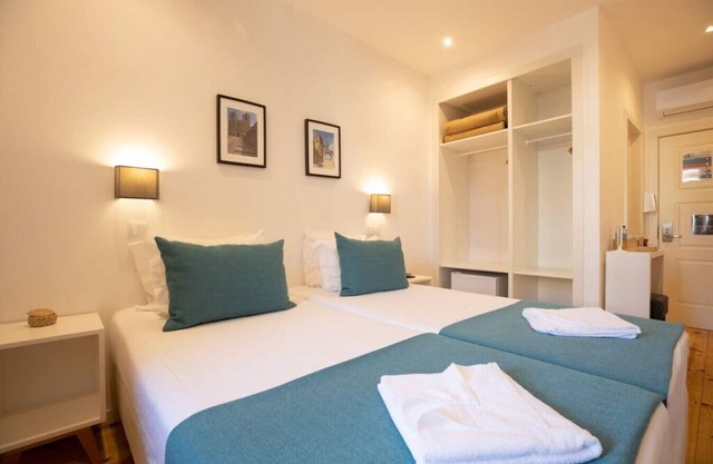 MyStay - Porto Batalha twin bedroom in the historical center