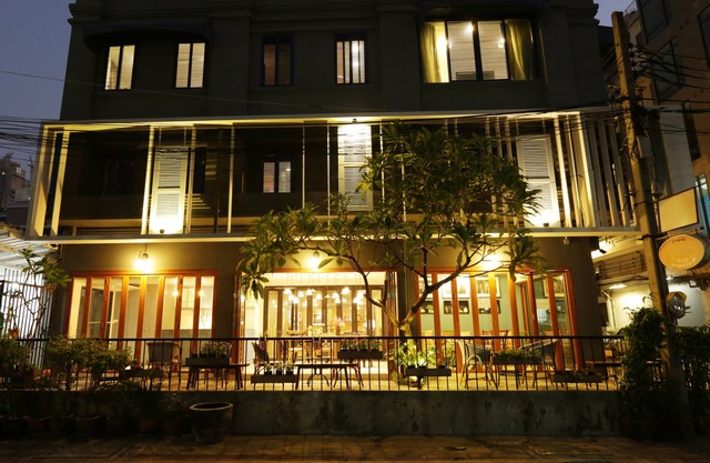 Nandha Hotel