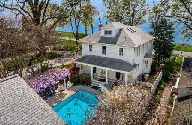 NANTUCKET en el paseo marítimo de lujo CHESAPEAKE con piscina climatizada y vistas de Chesapeake!