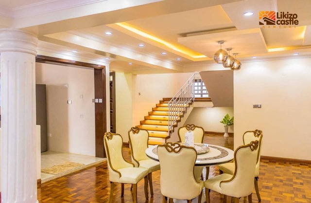 Nanyuki Likizo Castle /5 bedroom/All ensuit / Mt Kenya/Olpejeta/Camping/Hiking