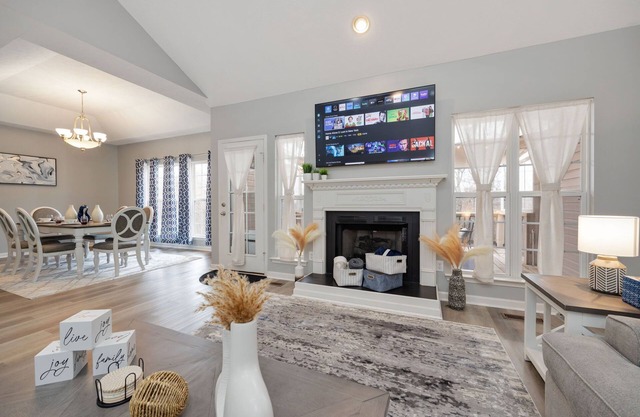 Nashville Getaway: Spacious & Family Friendly - Book With Us Today!!