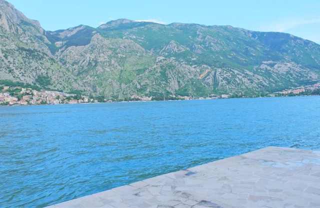 Nature View Cozy Flat 1 min to Sea in Kotor