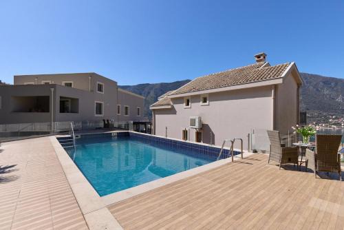 Nautica Studios With Outdoor Pool