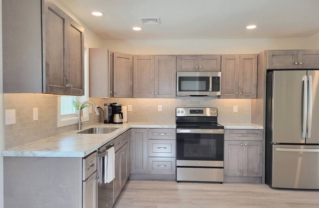 Near Annville, Cornwall, Hershey, Lititz. Completely renovated. 30 day minimum