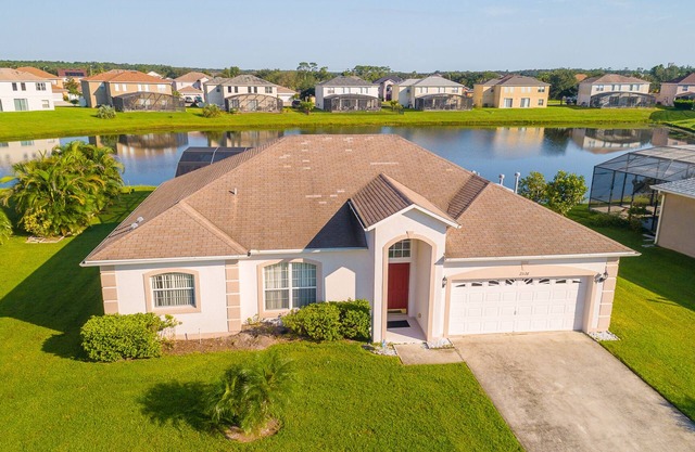 Cerca de Disney Luxury Lakeside Villa con jacuzzi e Internet inalámbrico