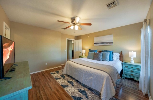 Near Kino / 3BR & 2BA / Outdoor Living / Fenced