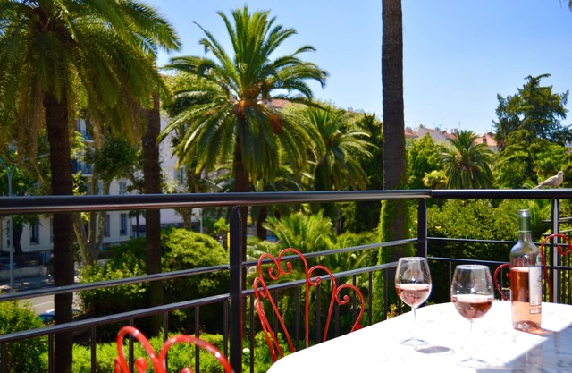 Near Place Garibaldi, 1 dormitorio moderno con fabulosa terraza soleada, vista al jardín