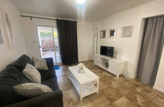 Near SDSU! Cozy Studio Suite with Private Patio
