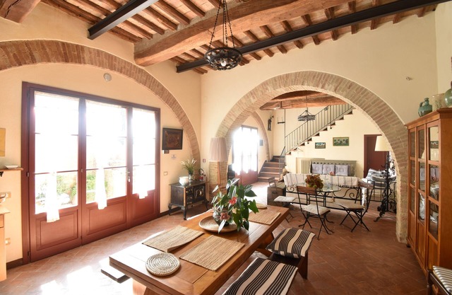 Apartamento independiente en espléndida casa de campo, piscina, cerca de Siena