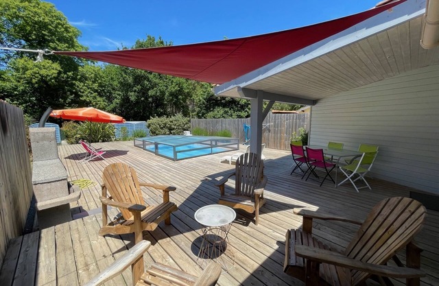 Cerca de SOULAC / ME, Chalet YUCCA con piscina cubierta climatizada para 6 personas