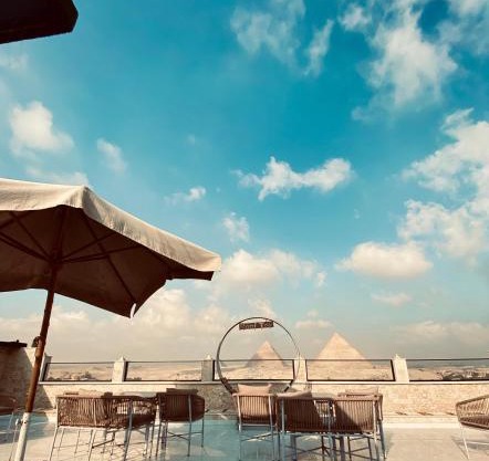 Nebura Pyramids View Hotel