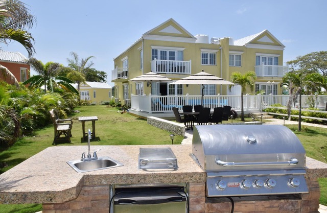 Negril 2, frente al mar, playa, piscina Wifi gratuito, aire acondicionado, cocina al aire libre, bañera de hidromasaje.