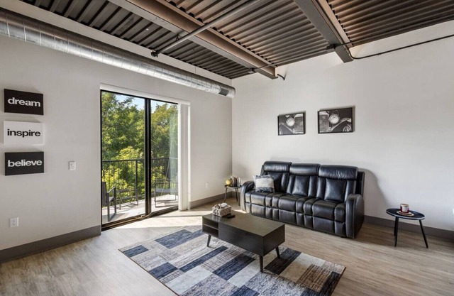 NEW 1br Luxury Condo w/ Balcony - 303