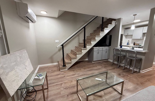 * NEW * 1BR Retreat | Heart of Campus w/ Parking