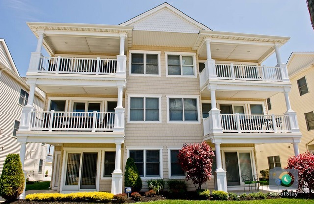 Nuevo 4BR Beach Block Home-Location, Location, Location!