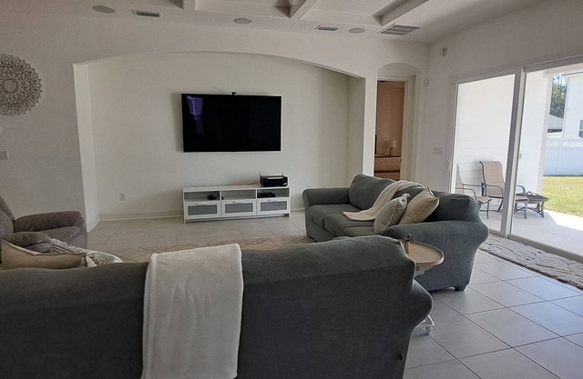 New 5BR Family Retreat Pet Friendly Near Jacksonville & St. Augustine