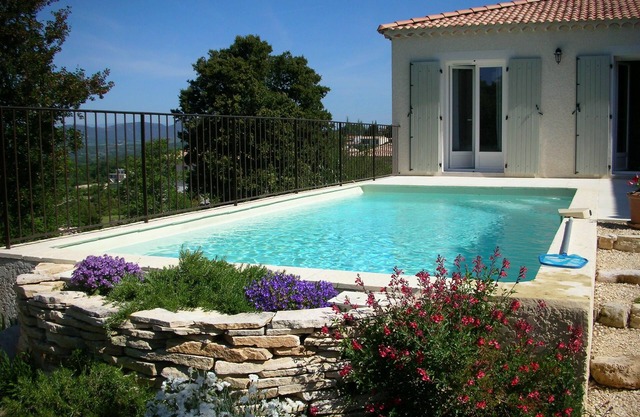 Nueva casa con aire acondicionado, piscina, Wifi, vista excepcional de los Cévennes.