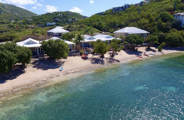 NEW-Beachfront/Oceanfront Luxury Villas, Pool, Spas, Kayaks, SUP's, Concierge