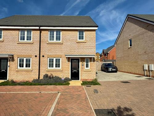 New Build - Free Parking - Wifi - Contractors