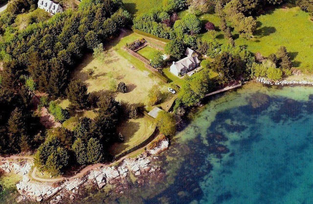 Nuevo - Encantadora casa de campo con techo de paja en el agua con piscina