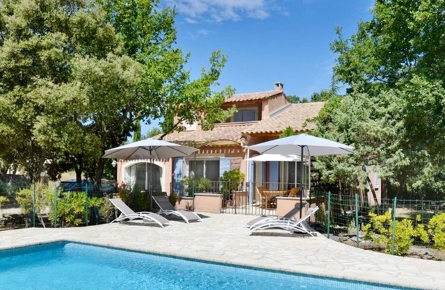 NEW! Charming farmhouse in a green setting, wifi pool in the heart of the Lubéron