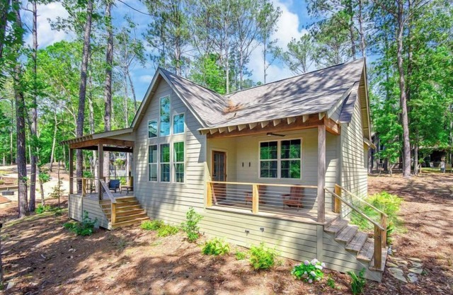 New Listing! New construction 3 bedroom home w/ water view and water access!