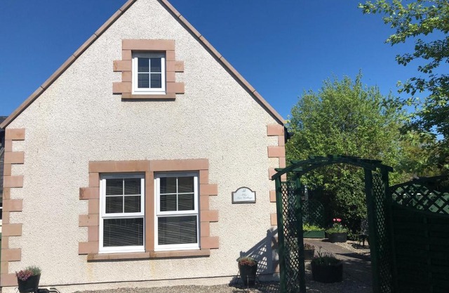 New Cottage 3 Bedroom Free Parking