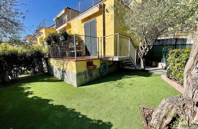 nuevo apartamento con jardín