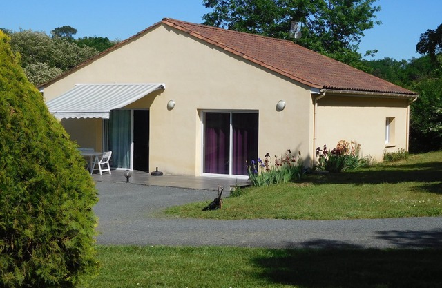 nuevo, hogar tranquilo, piscina climatizada, 110m2, 12, de Sarlat, WiFi gratis.