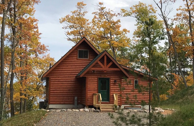 New Lake Home en Three Lakes Chain - Encanto rústico con confort moderno