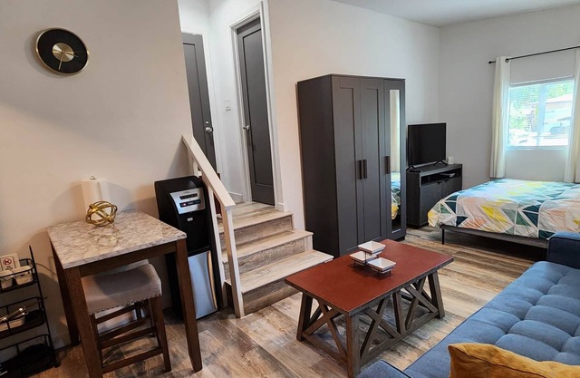 New ! Lovely Studio w/ patio, Parking on premises