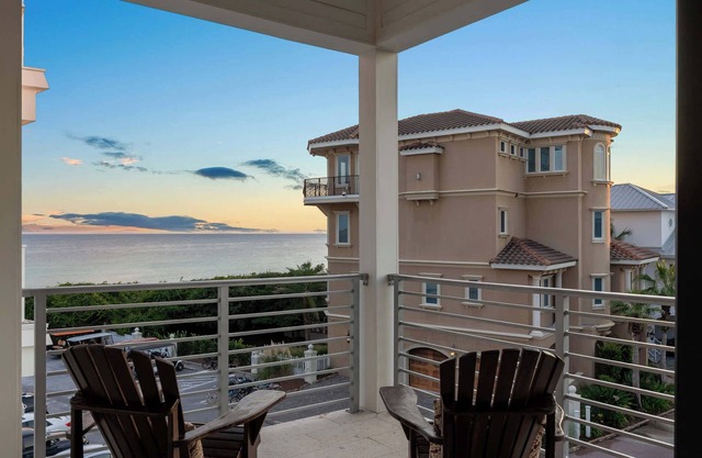 NEW LUX "Bikinis & Martinis" Private Pool,Gulf Front, Bikes, LSV-Golf Cart