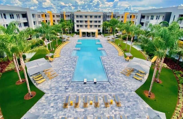 New luxury 2 bedroom, 2 bathroom near Beaches, Shopping, and Hospitals (2431)