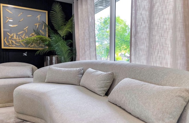 *NEW*Luxury Retreat*Hot Tub*King Beds*Sleeps 8*A/C