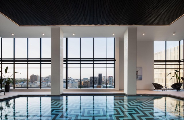 New Luxury Unit in Heart of MTL 809 | Metro access