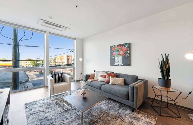 New, Modern 1BR City Escape