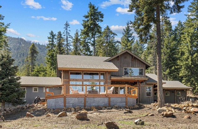 New Mountain Getaway w/ Epic Views, Pool Access + 3rd Nt Free @ Private Lodge