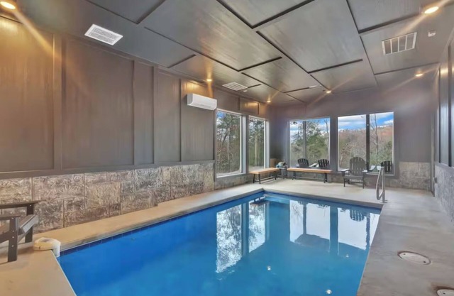 NEW/Mountain Views/Pool/Hot tub /Firepit/Game Room