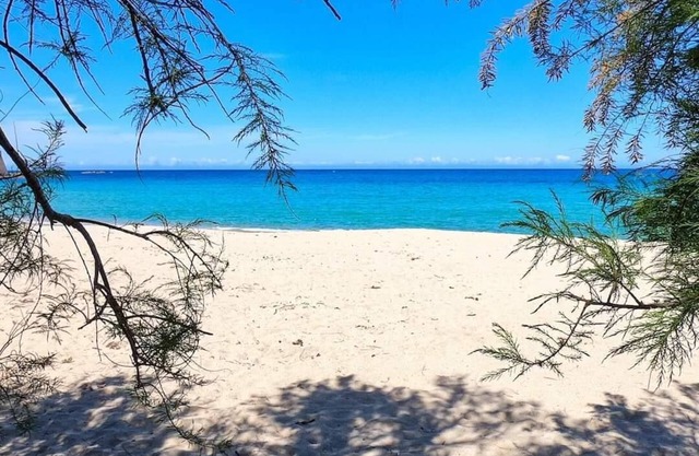 New villa with swimming pool for 10 people 4 km from the sea
