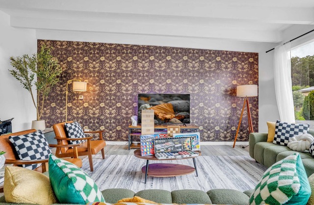 New Themed Coastal 4Bed w/ Pool/Arcades/Foosball