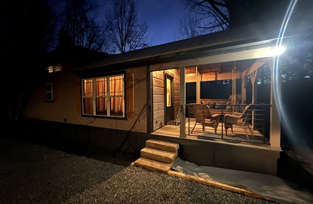 New tiny cabin located in Scaly Mountain North Carolina